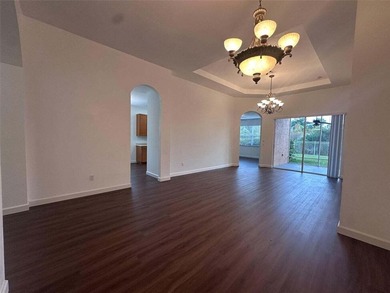 1868 sq.ft CBS Lake Front Home with great Water Views. 3-beds - photo 6