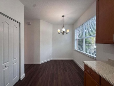 1868 sq.ft CBS Lake Front Home with great Water Views. 3-beds - photo 7