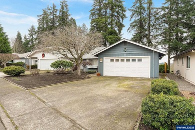 Enjoy mountain views from this well maintained 2bed/2 bath