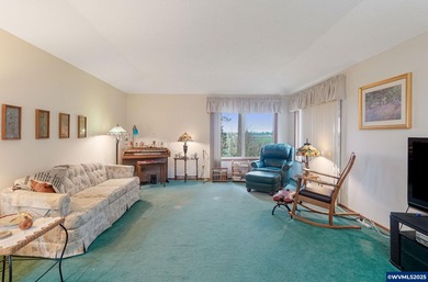 Enjoy mountain views from this well maintained 2bed/2 bath