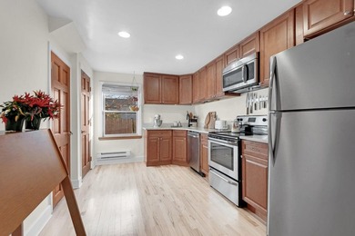 **Nestled discreetly on one of New York City's extremely rare - photo 5