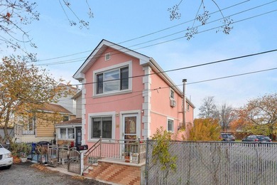 **Nestled discreetly on one of New York City's extremely rare - photo 9