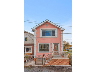 **Nestled discreetly on one of New York City's extremely rare - photo 10