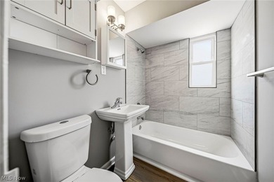 Just move in! This home is ready for you! Features a renovated - photo 18