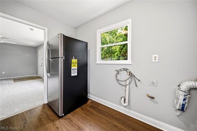 Just move in! This home is ready for you! Features a renovated - photo 22