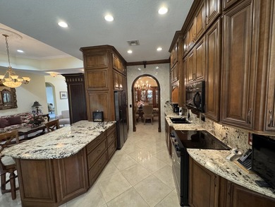 Welcome Home to Luxury and Comfort! Step into this stunning - photo 9
