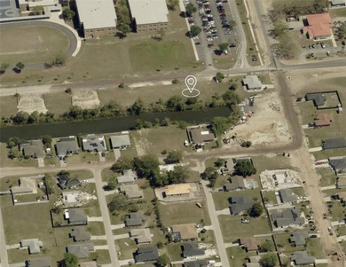 0.23 acre freshwater canal lot in a sought-after central Cape - photo 4