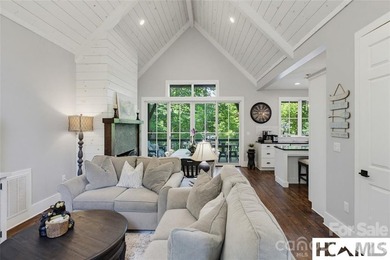 Lake living at it best!. This direct lakefront custom built home - photo 12