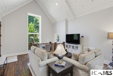 Lake living at it best!. This direct lakefront custom built home - photo 13