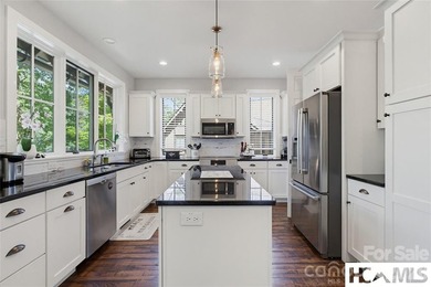 Lake living at it best!. This direct lakefront custom built home - photo 17