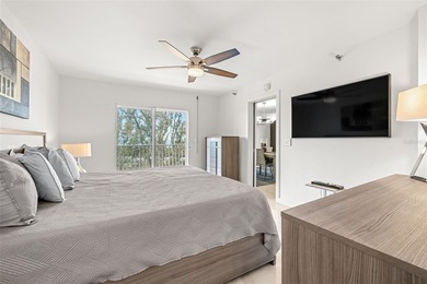 Fantastic opportunity to own a Spacious 3 Bedroom, 3 Bath Corner - photo 22