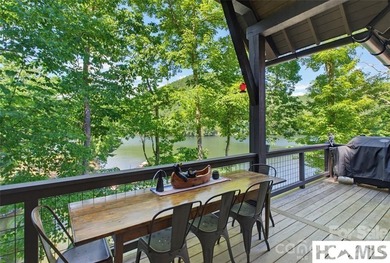 Lake living at it best!. This direct lakefront custom built home - photo 29