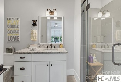 Lake living at it best!. This direct lakefront custom built home - photo 36