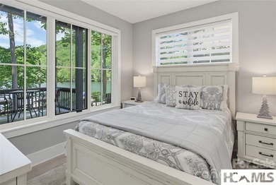 Lake living at it best!. This direct lakefront custom built home - photo 38