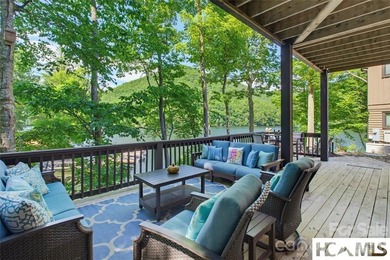 Lake living at it best!. This direct lakefront custom built home - photo 43