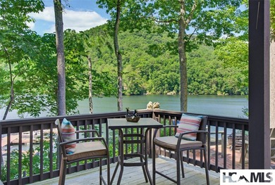 Lake living at it best!. This direct lakefront custom built home - photo 49