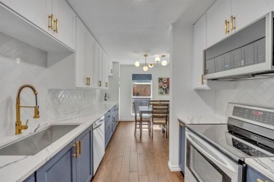 Lake Condo For Sale in Dallas, Texas