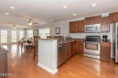 Living on the water with all the amenities and none of the work - photo 9