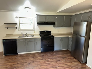 Cute little two bedroom mobile home sitting on .76 acres in - photo 11
