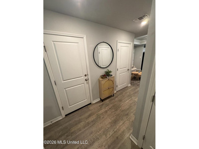 This well - maintained home offers a comfortable and inviting - photo 11