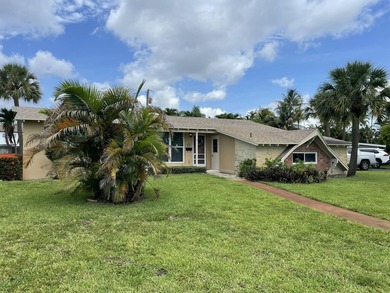 Welcome to this charming 3-bedroom, 2-bathroom single-family - photo 1
