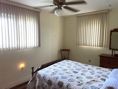 Welcome to this charming 3-bedroom, 2-bathroom single-family - photo 7