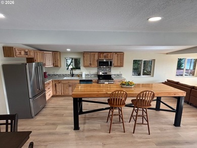 Charming Siltcoos Lakefront cabin with boat dock! End of road - photo 18