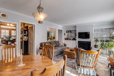 You don't want to miss this charming 2bd 1.5ba townhouse condo - photo 8