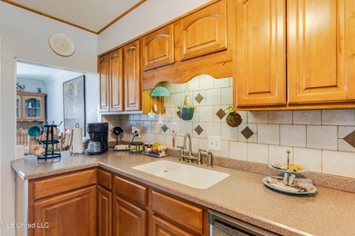 You don't want to miss this charming 2bd 1.5ba townhouse condo - photo 10