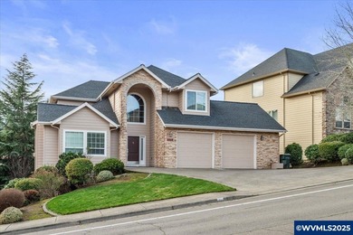 Open House Jan 25, 1 to 3.Welcome home to Creekside!  Great home