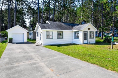 Lake Home ActiveUnderContr in Roscommon, Michigan