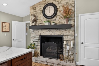 Wake Up to lake views every day - this charming updated 3 - photo 15