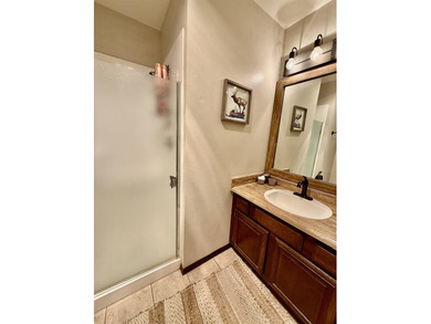 Discover your perfect mountain retreat! This beautifully updated - photo 17