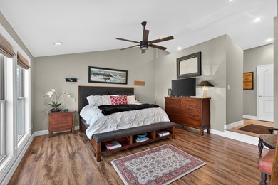 Wake Up to lake views every day - this charming updated 3 - photo 24