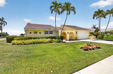 Renovated 2 bedroom, 2.5 bathroom garden paradise on a desirable - photo 2