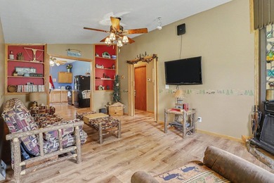 Welcome to this charming, turn key move-in-ready channel front - photo 3