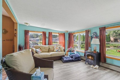 Welcome to this charming, turn key move-in-ready channel front - photo 4