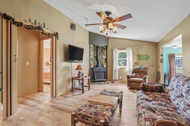 Welcome to this charming, turn key move-in-ready channel front - photo 5