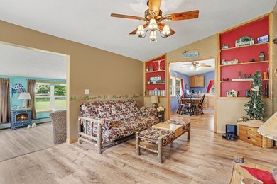 Welcome to this charming, turn key move-in-ready channel front - photo 6