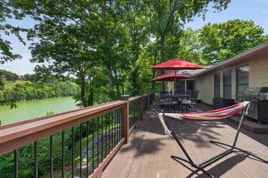 Wake Up to lake views every day - this charming updated 3 - photo 36