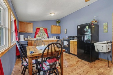 Welcome to this charming, turn key move-in-ready channel front - photo 8