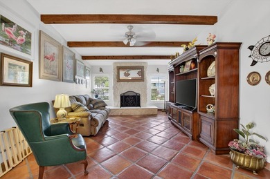 Renovated 2 bedroom, 2.5 bathroom garden paradise on a desirable - photo 8