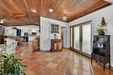 Renovated 2 bedroom, 2.5 bathroom garden paradise on a desirable - photo 10