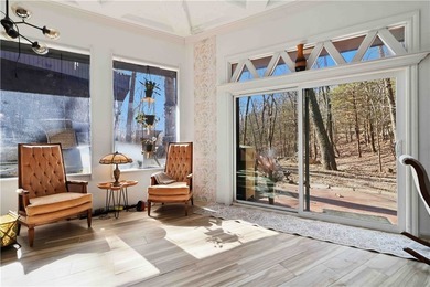 One-of-a-kind property in Lost Bridge Village. Fully renovated - photo 2