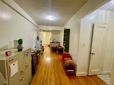 Location !! Location !! Bright & Clean 1 Corner Huge Bedroom In - photo 4