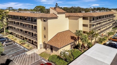Lake Condo Sale Pending in Bradenton, Florida