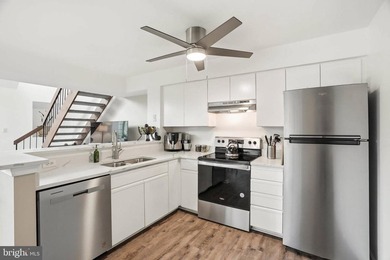 Fall in love with this stunning 2BR/2BA condo with a spacious - photo 11