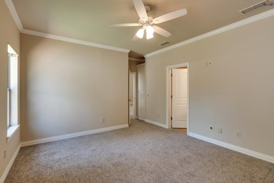 Beautifully designed home featuring freshly installed carpet - photo 15