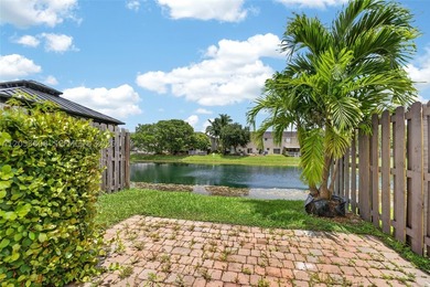 Welcome to this well maintained 2-bedroom, 2.5-bath townhouse in - photo 17