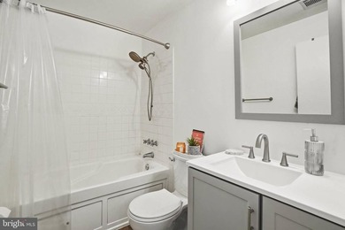 Fall in love with this stunning 2BR/2BA condo with a spacious - photo 21